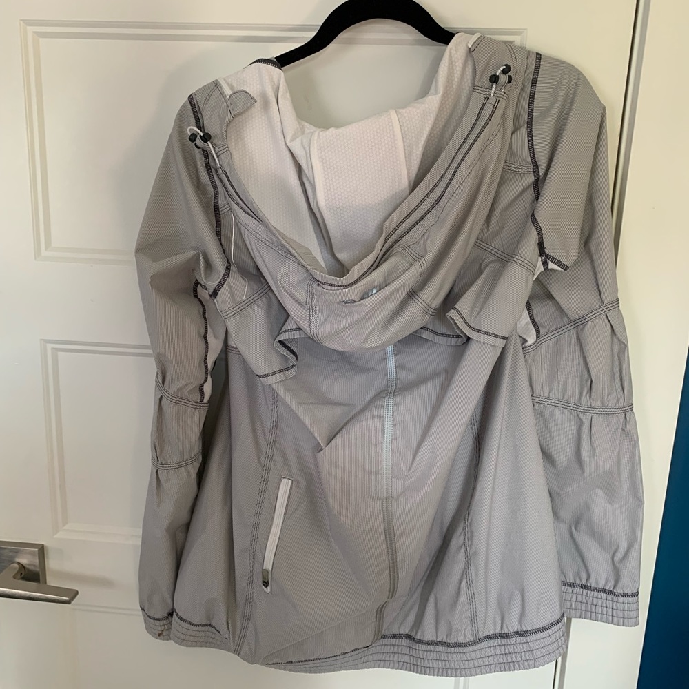 Lululemon Run 🏃‍♀️ willpower pullover - Picture 9 of 10
